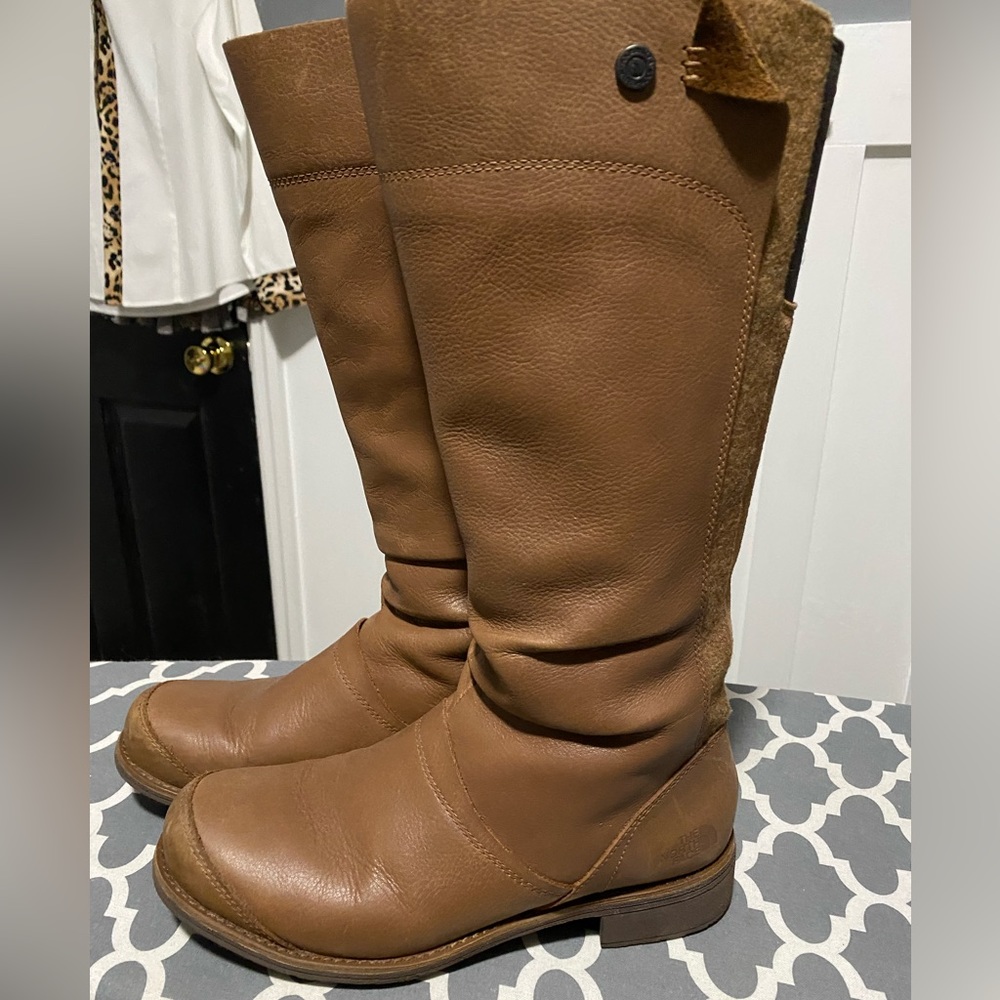 North face size 8.5 boots